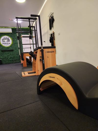 Spine corrector e chair estudio Medusa Pilates em Guarulhos